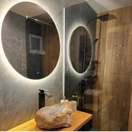 Stream Housee * Slavske